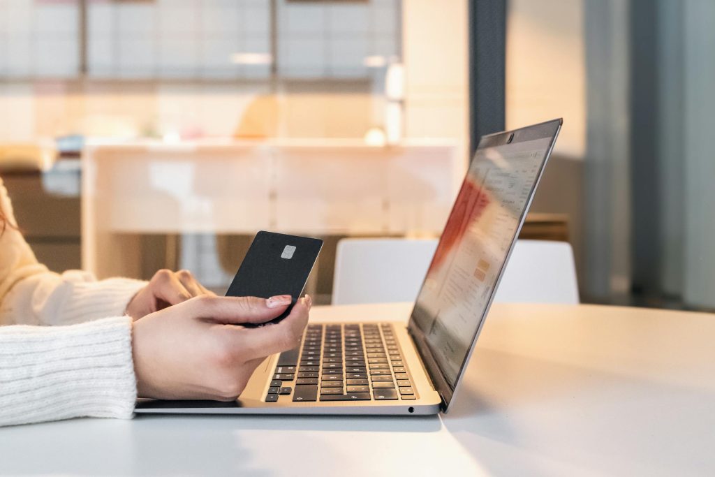 Modern Banking at Your Fingertips: Online Credit Limit Applications with Revolut, Adyen, and Klarna - Como solicitar limite de cartão de crédito online