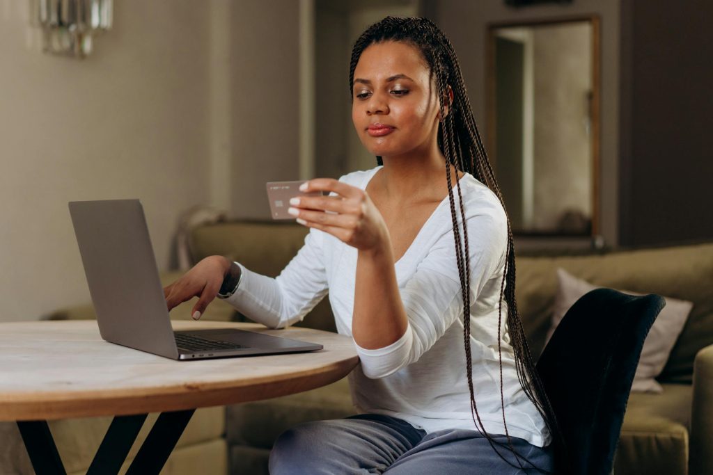 Unlocking Credit Potential: How to Request Online Credit Limits with Top Fintechs like Marqeta, Stripe, and PayPal - Como solicitar limite de cartão de crédito online
